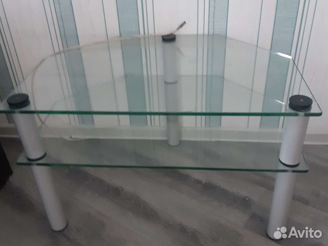 Тумбочка под телевизор стеклянная