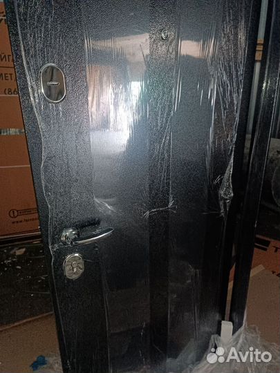 Дверь входная металлическая уличная