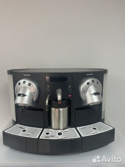 Кофемашина nespresso