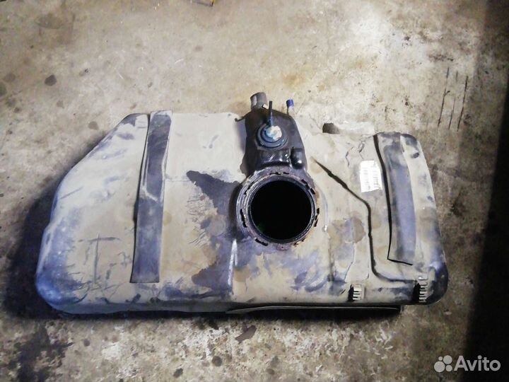 Бензобак opel zafira b 2008