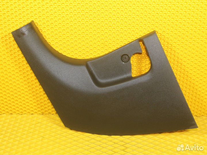 Накладка на порог внутренняя левая Skoda Rapid 2