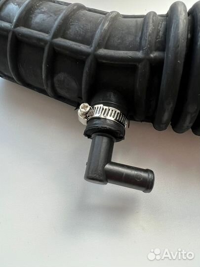 Патрубок воздушного фильтра Nissan Juke