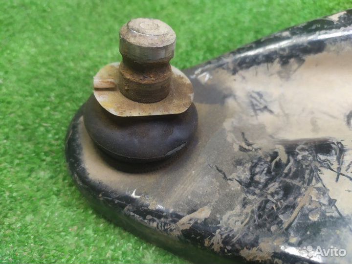 Рычаг подвески передний левый Renault Logan