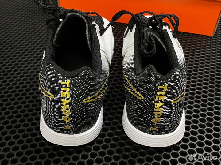 Сороконожки nike tiempo X
