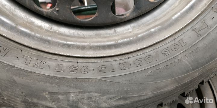 Nokian Tyres Hakkapeliitta 4 195/65 R15 95T