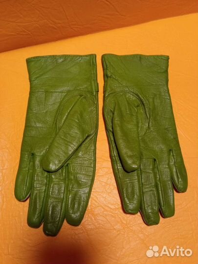 Перчатки женские кожаные, цвет зелёный