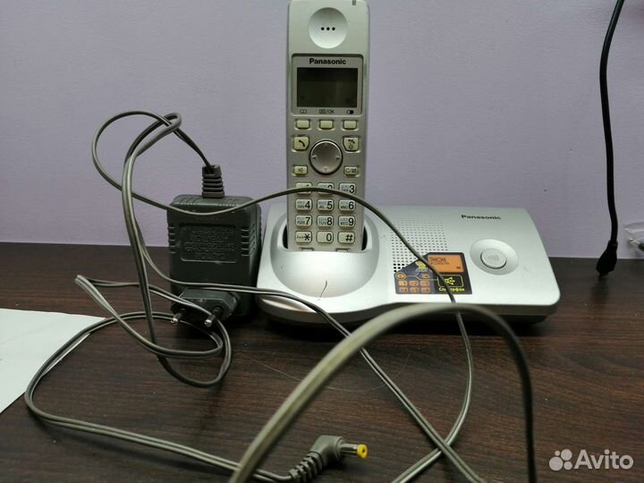 Телефон с аон Panasonic KX-tga710ru