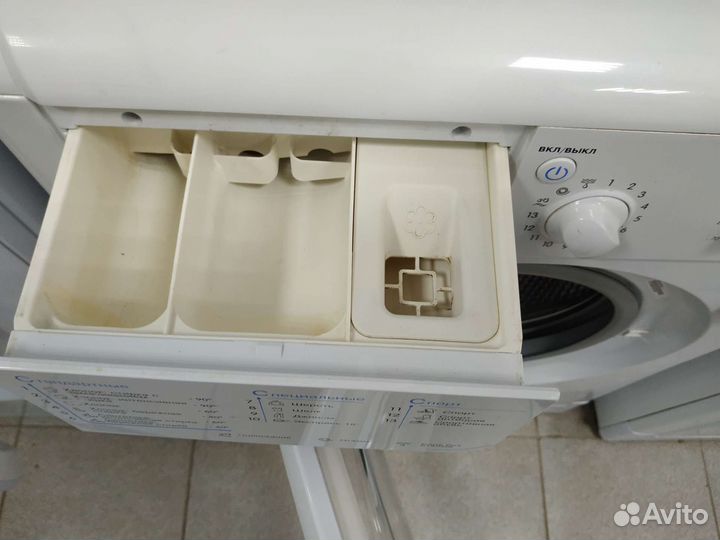 Indesit узкая