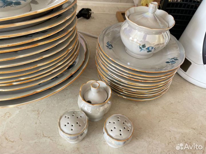 Набор столовой посуды на 12 персон