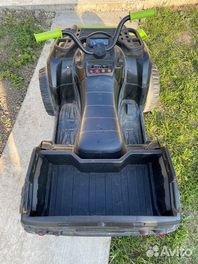 Детский квадроцикл на аккумуляторе