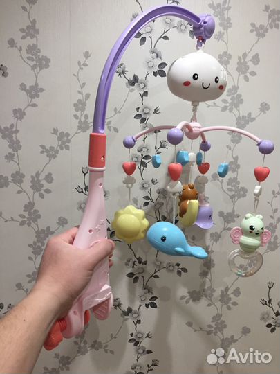 Музыкальная игрушка на кроватку