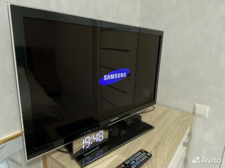 Телевизор Samsung LED 32
