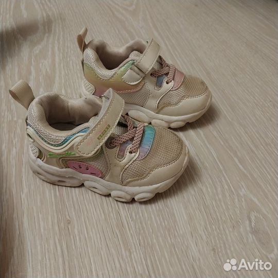 Кроссовки детские
