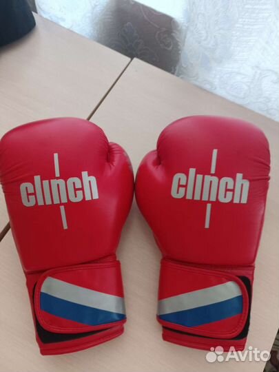 Боксерские перчатки 10 oz clinch