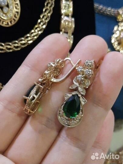 Золотые серьги с бриллиантами 585пр