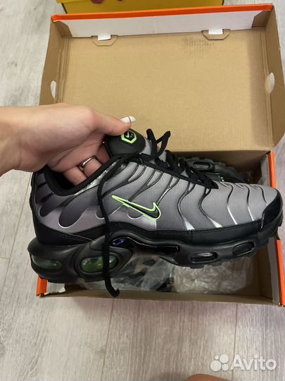 AIR MAX plus