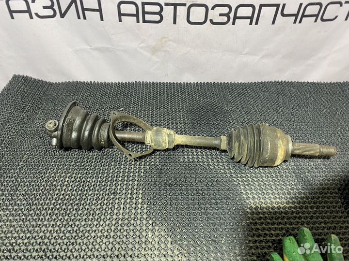Привод левый Mitsubishi Carisma