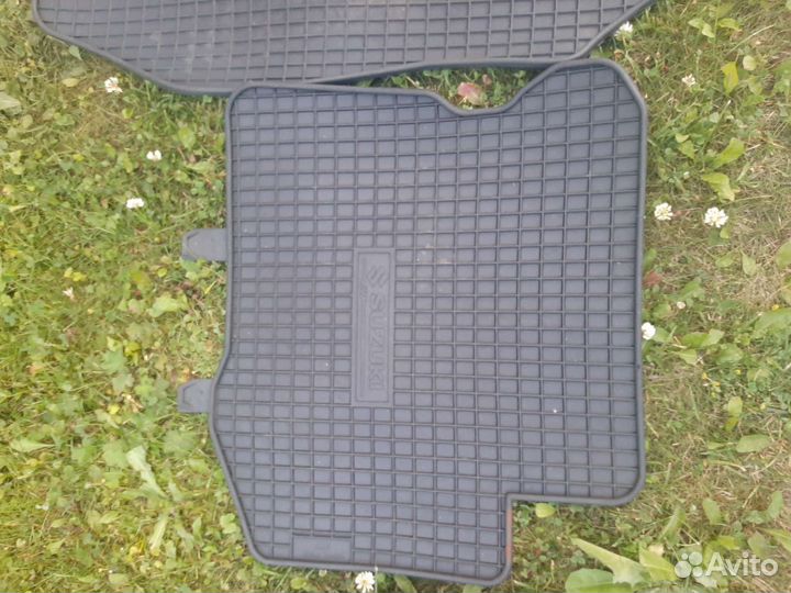 Автомобильные коврики резиновые бу