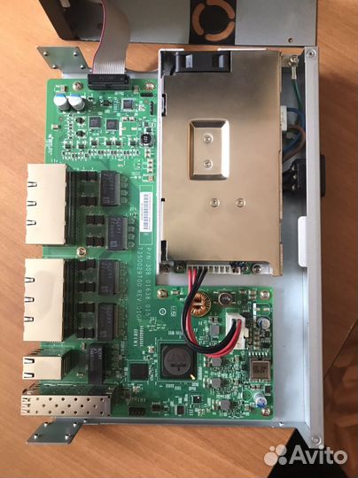 Коммутатор D - Link des1018