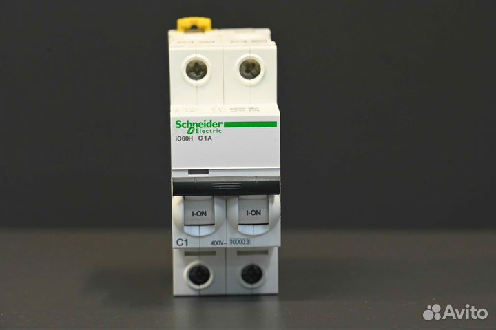 Schneider Electric A9F84201 новое, 2 шт
