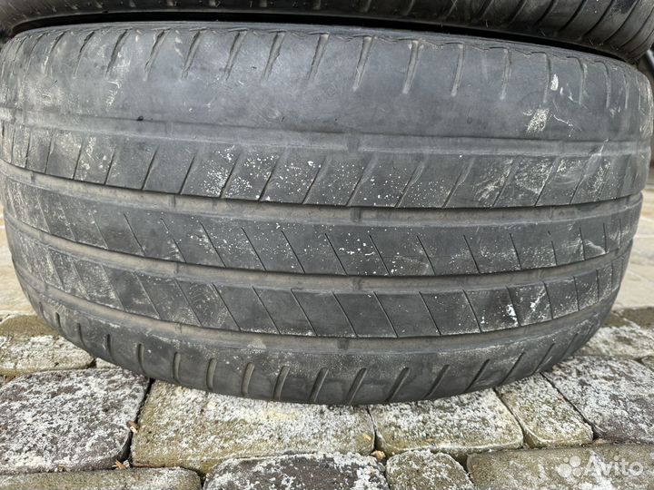 Bridgestone Alenza 001 275/45 R20 и 305/40 R20 110Y