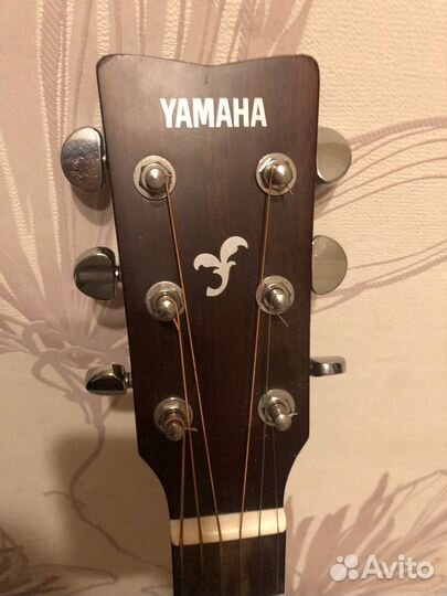 Электроакустическая гитара Yamaha FGX800C
