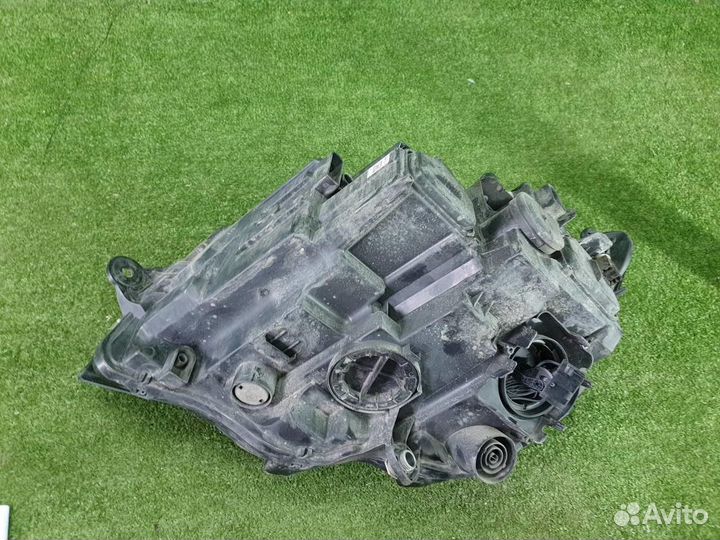 Фара правая Volkswagen California/Caravelle/Multiv