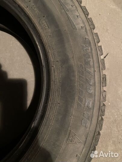 Michelin Latitude X-Ice 215/70 R16