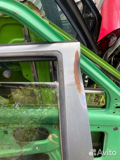 Задняя дверь