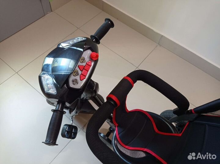 Трехколесный велосипед с родительской ручкой