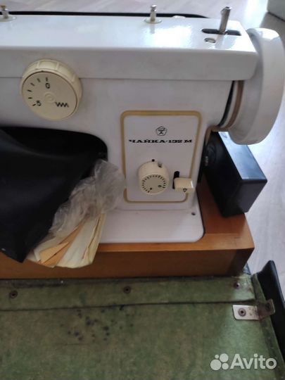 Швейная машина Чайка 142м