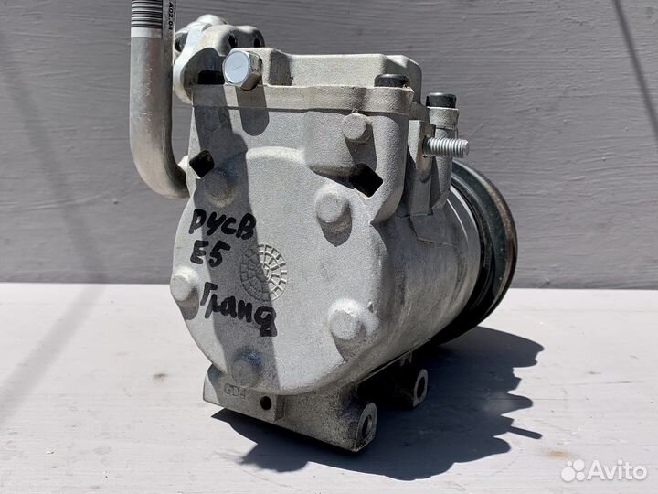 Компрессор кондиционера Hyundai Grand Starex H1