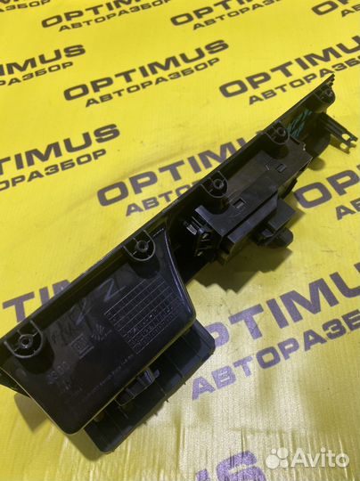 Передняя правая кнопка стеклоподъемника Chevrolet