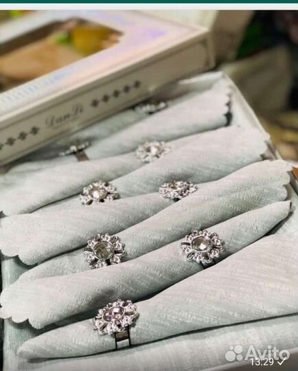 Скатерть праздничная и 6 салфеток с кольцами