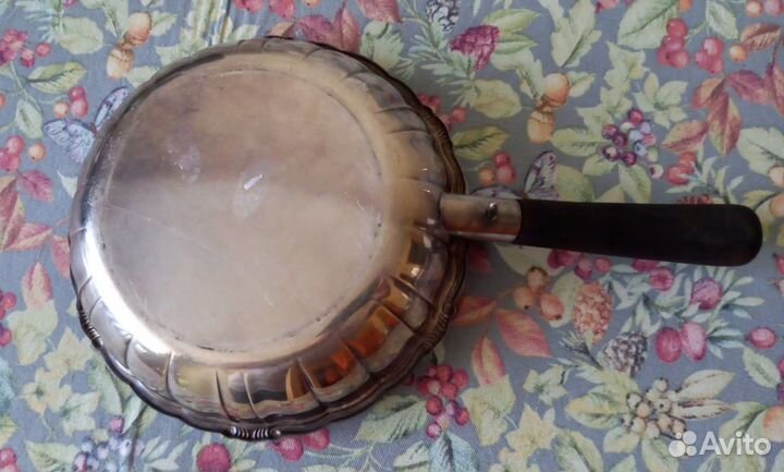 Сковорода старинная с крышкой