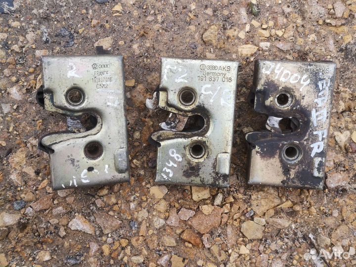 Замок передний правый Golf 2 / Jetta