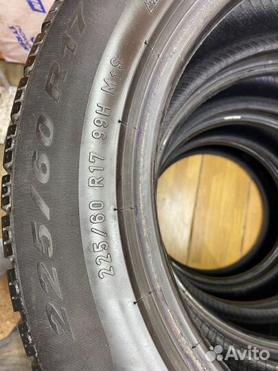 Pirelli Winter Sottozero 210 225/60 R17