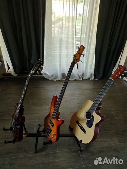 Гитарная стойка Hercules на три гитары