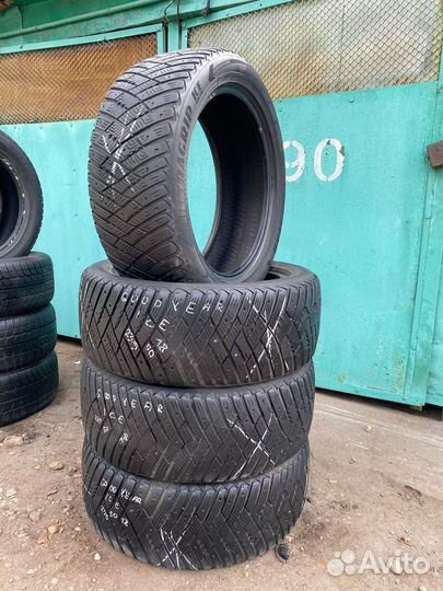 Goodyear Ultragrip Ice Arctic 235/50 R18 101T