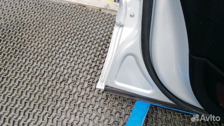 Дверь передняя левая на Mercedes Benz E-class W211