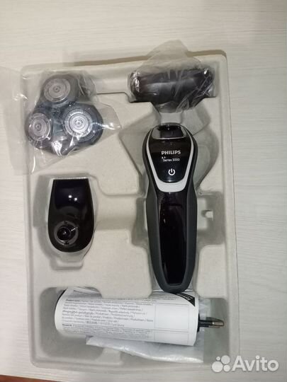 Электрическая бритва philips