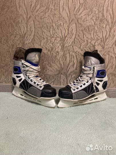 Коньки хоккейные 43 размер