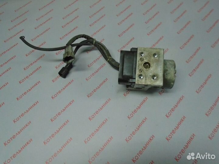 Nissan 47600-2F000 Блок ABS