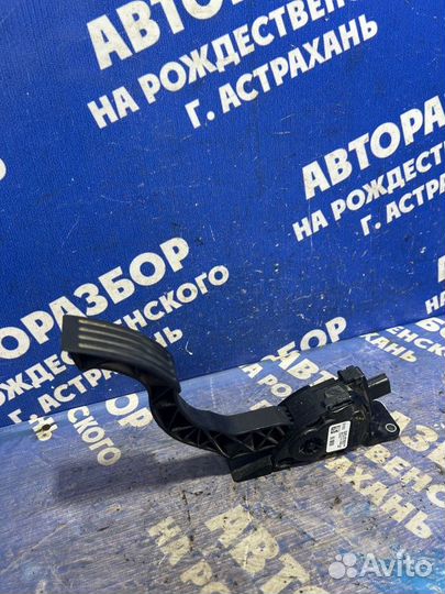 Педаль газа Ford Focus 3 седан 2013
