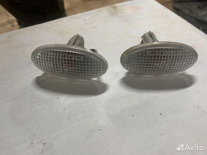 Повторитель в крыло mazda 3 bk