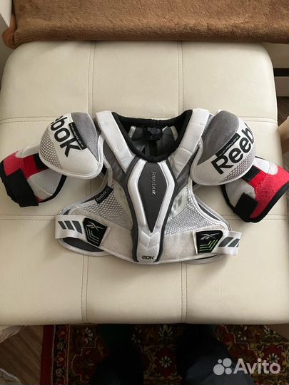 Нагрудник reebok 20K