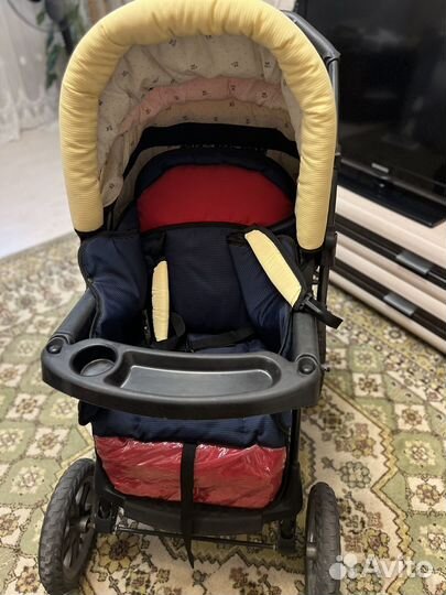 Коляска трансформер с подстаканником
