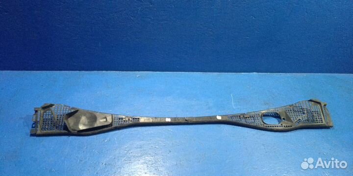 Жабо (планка под лобовое) Renault Sandero