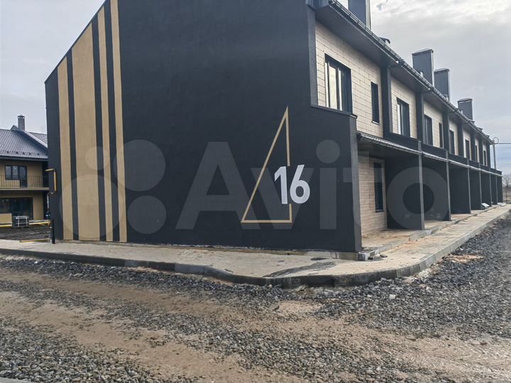 Таунхаус 109,4 м² на участке 1 сот.