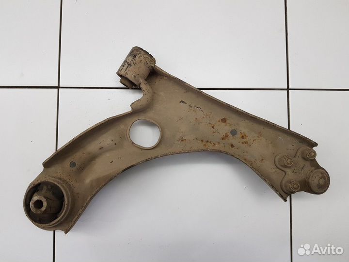 Рычаг подвески передний левый (Chevrolet Cobalt)